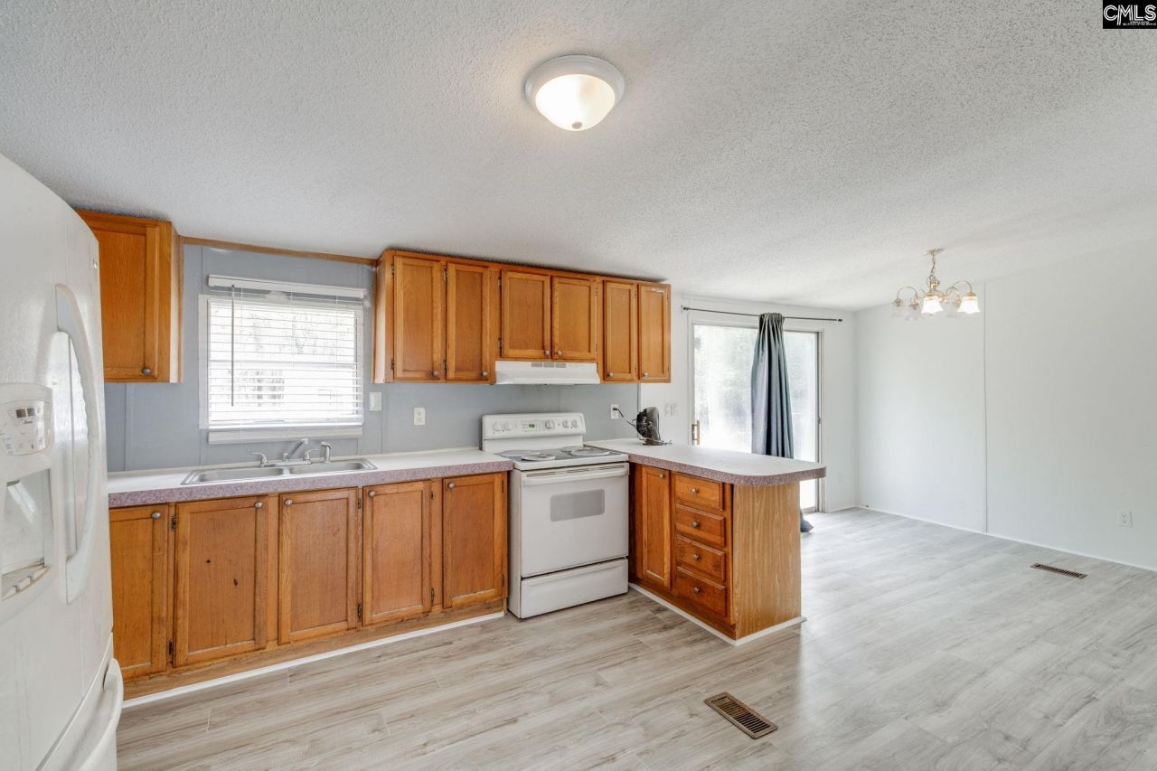 597 Forest Hills Drive  Photo 10