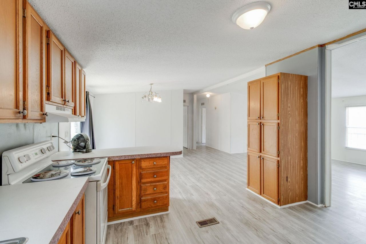 597 Forest Hills Drive  Photo 11