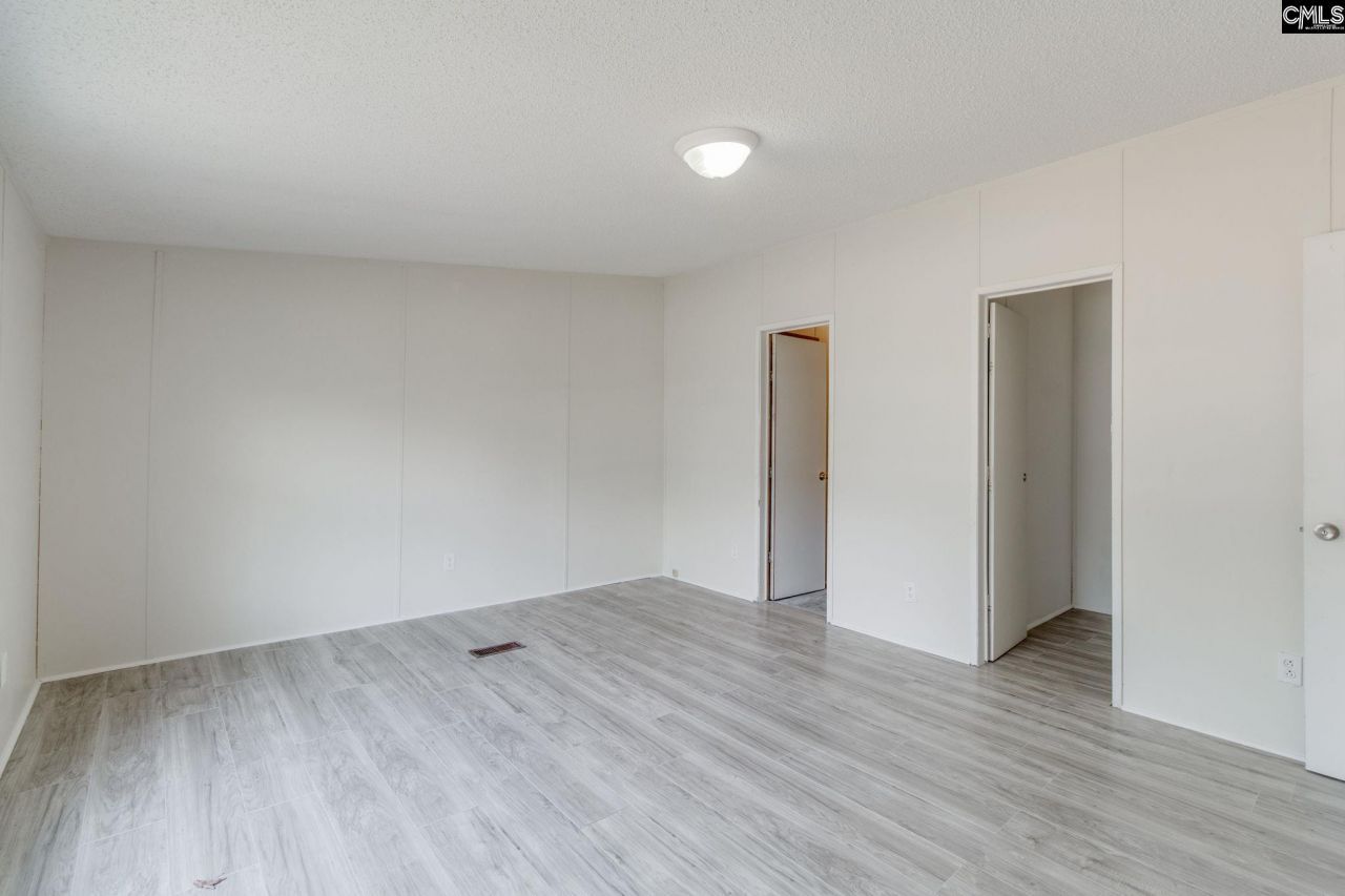 597 Forest Hills Drive  Photo 13