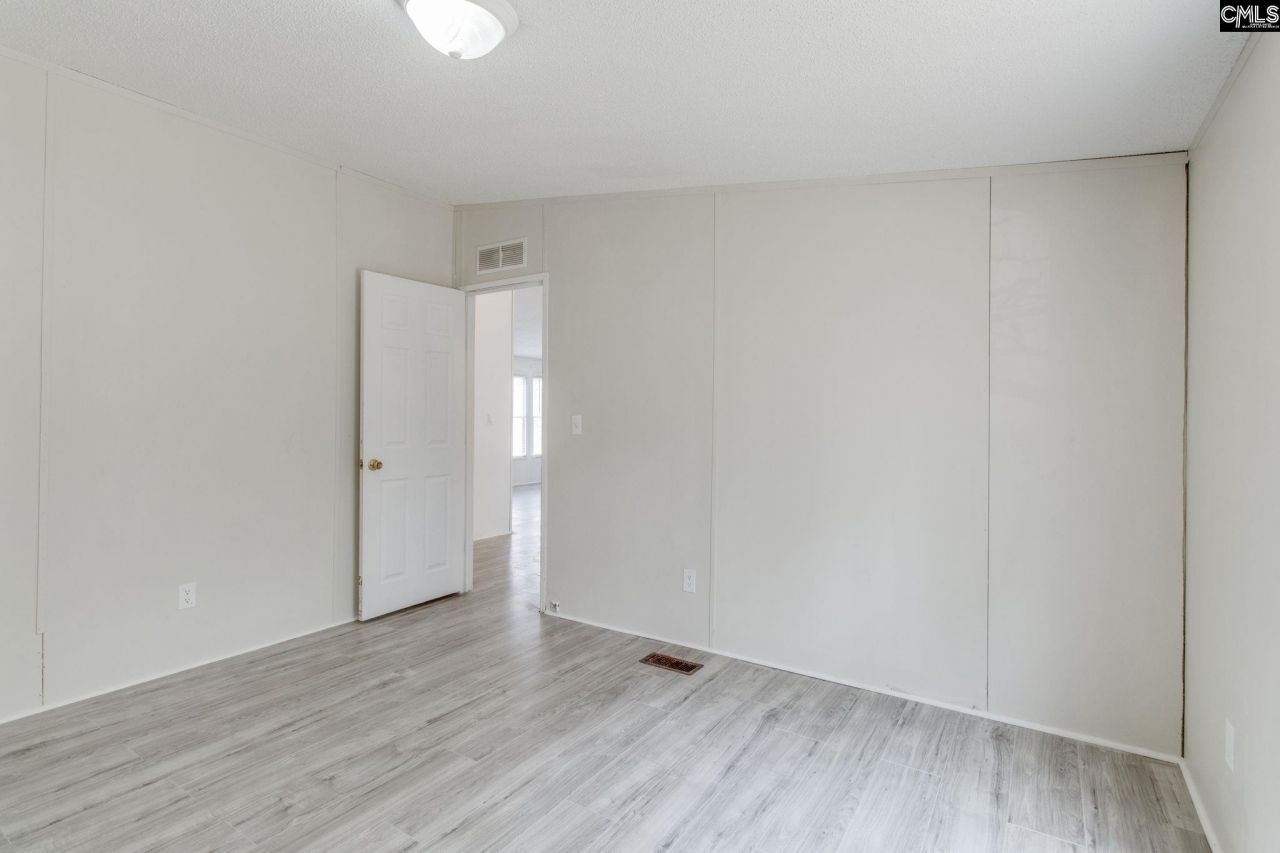 597 Forest Hills Drive  Photo 19