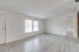 597 Forest Hills Drive  photo 4