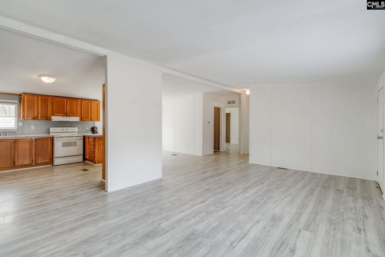 597 Forest Hills Drive  Photo 6