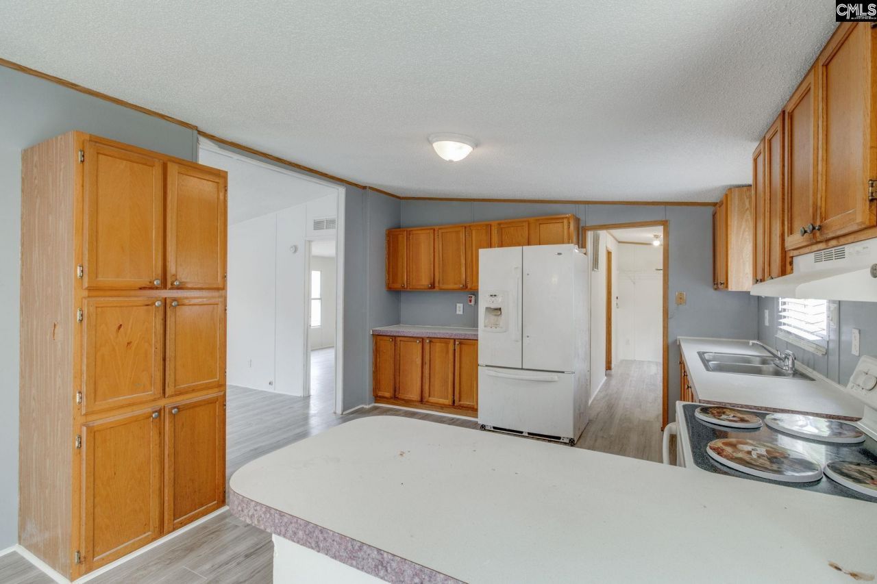 597 Forest Hills Drive  Photo 8