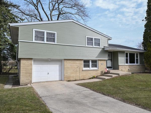 1110 Harmony DRIVE, Racine, WI 53402