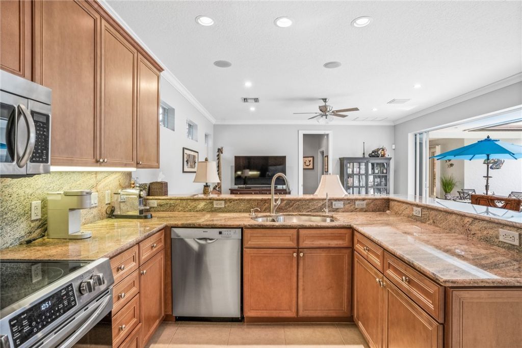 224 Oak Hammock Circle Sw, Vero Beach, FL 32962 Photo