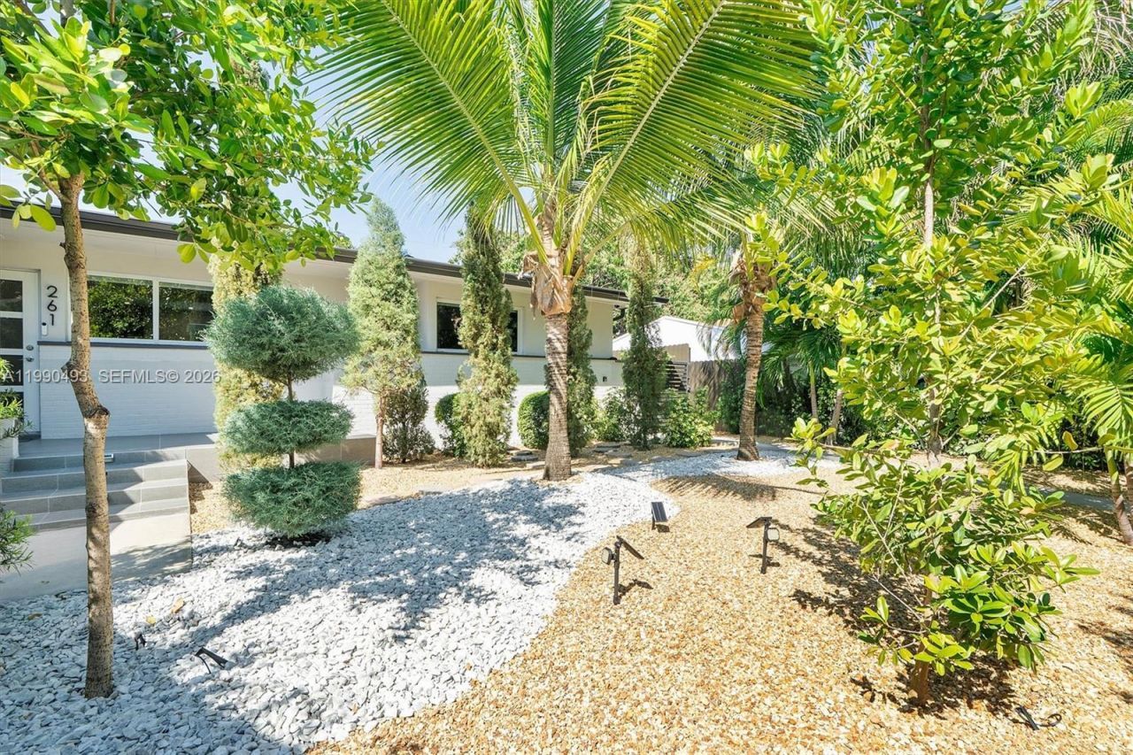 261 NE 47th St, Miami, FL 33137 Photo