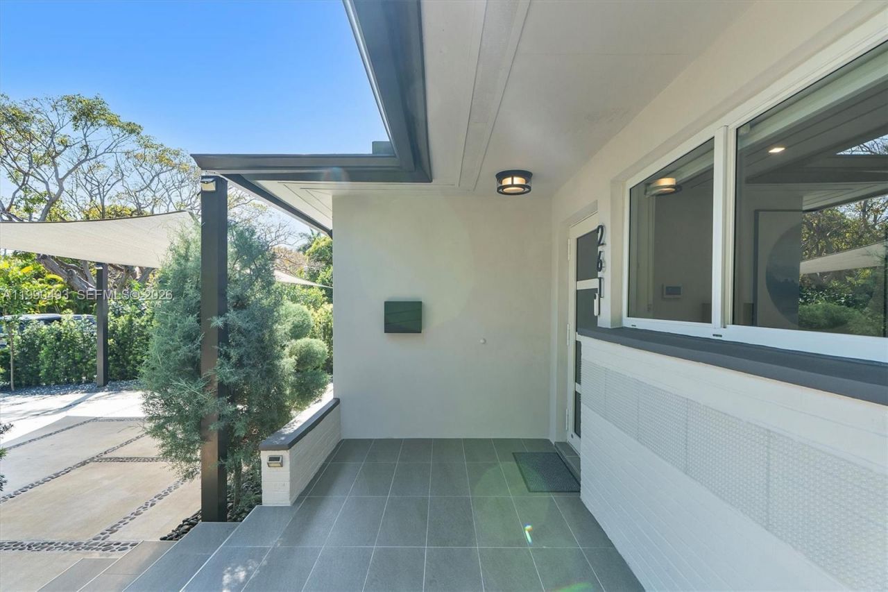 261 NE 47th St, Miami, FL 33137 Photo