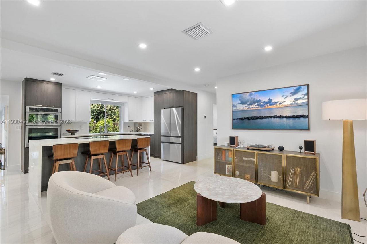 261 NE 47th St, Miami, FL 33137 Photo