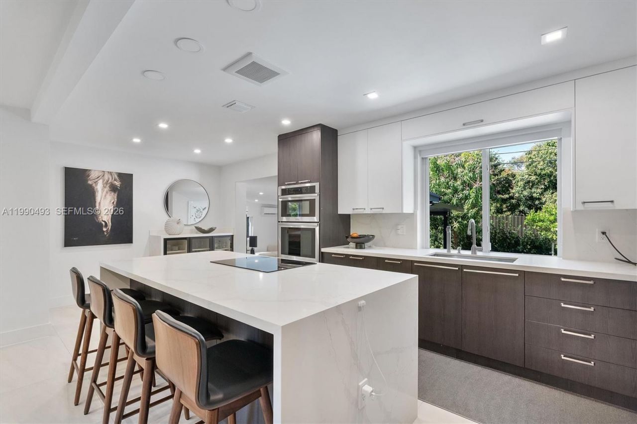 261 NE 47th St, Miami, FL 33137 Photo