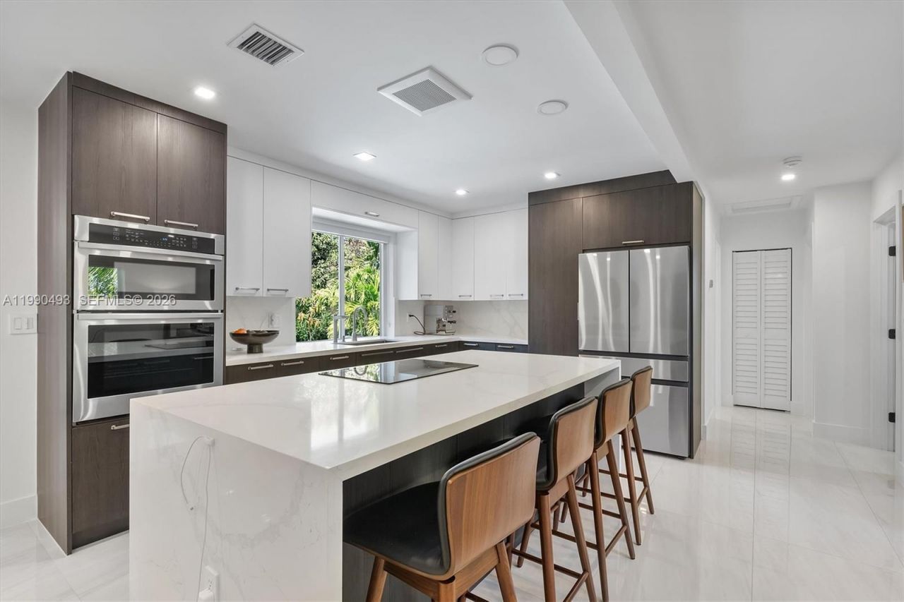 261 NE 47th St, Miami, FL 33137 Photo