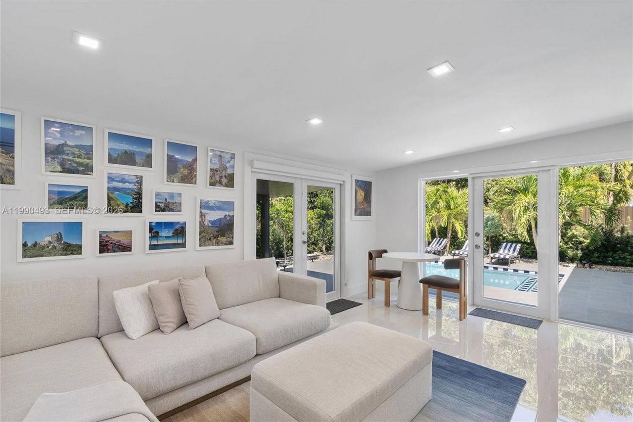 261 NE 47th St, Miami, FL 33137 Photo