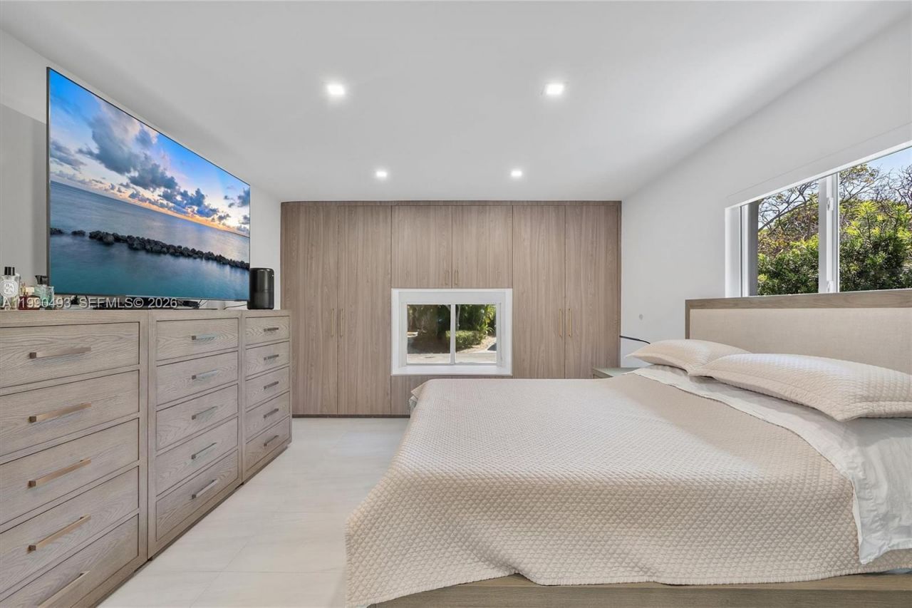 261 NE 47th St, Miami, FL 33137 Photo