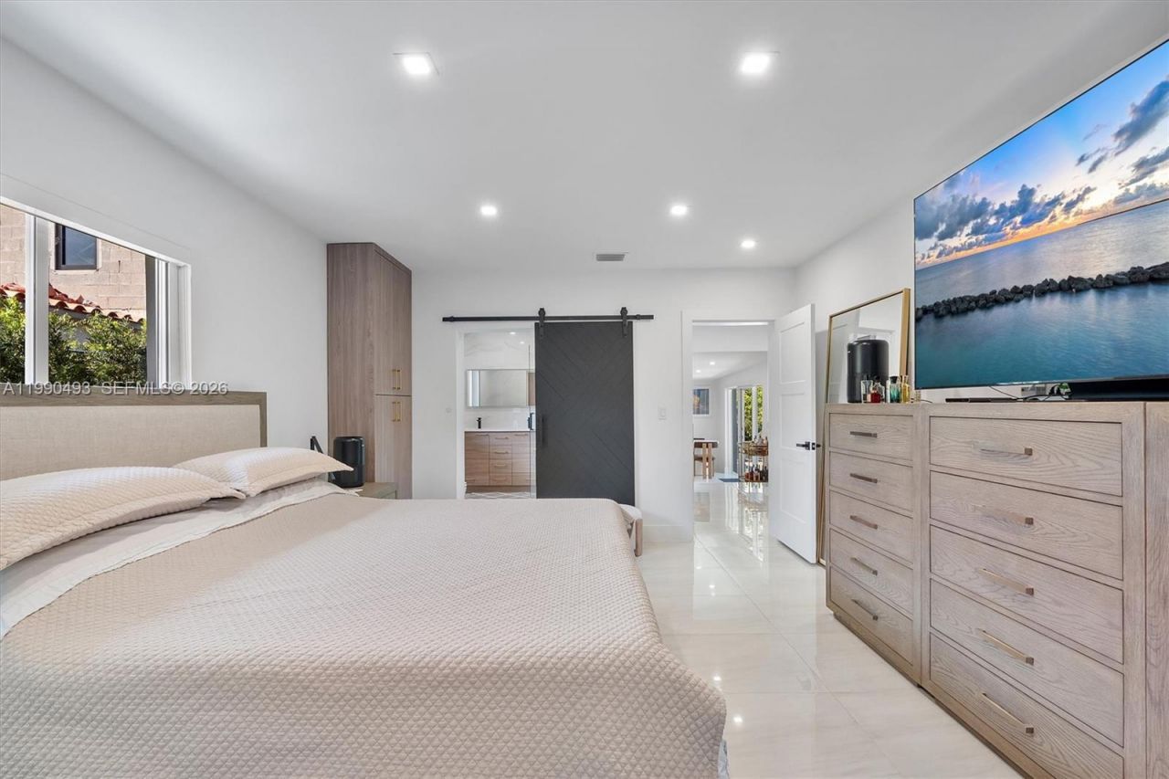 261 NE 47th St, Miami, FL 33137 Photo