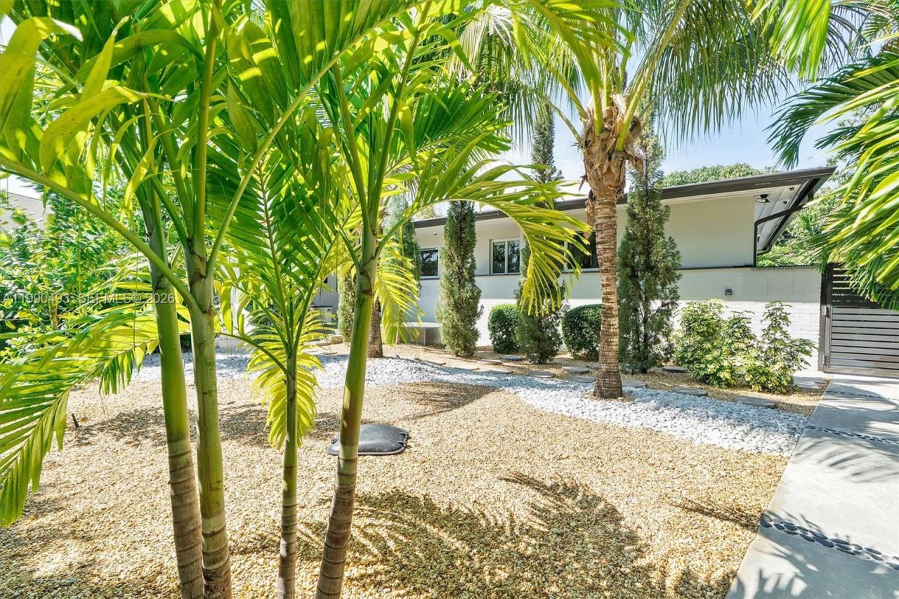 261 NE 47th St, Miami, FL 33137 Photo