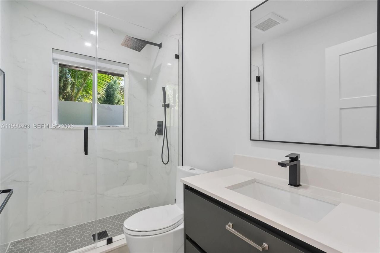 261 NE 47th St, Miami, FL 33137 Photo