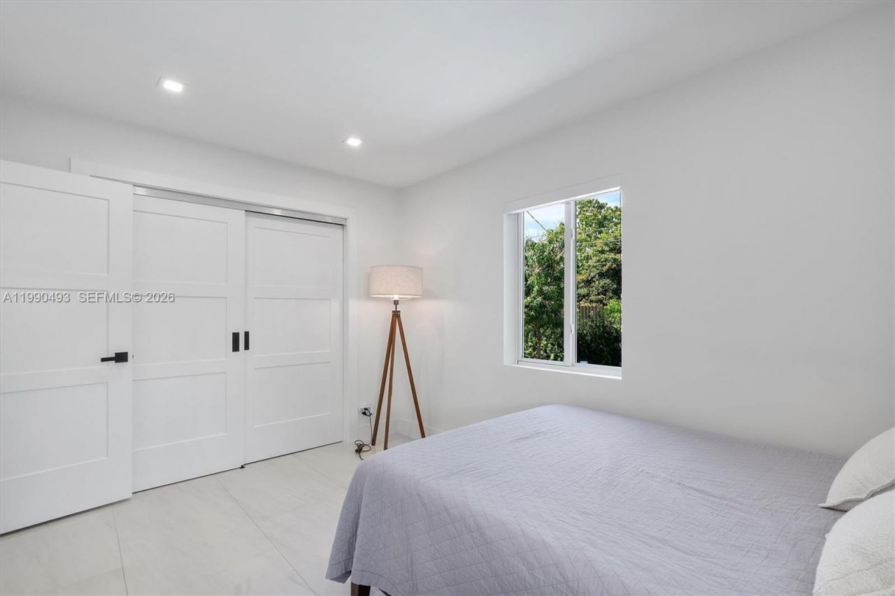 261 NE 47th St, Miami, FL 33137 Photo