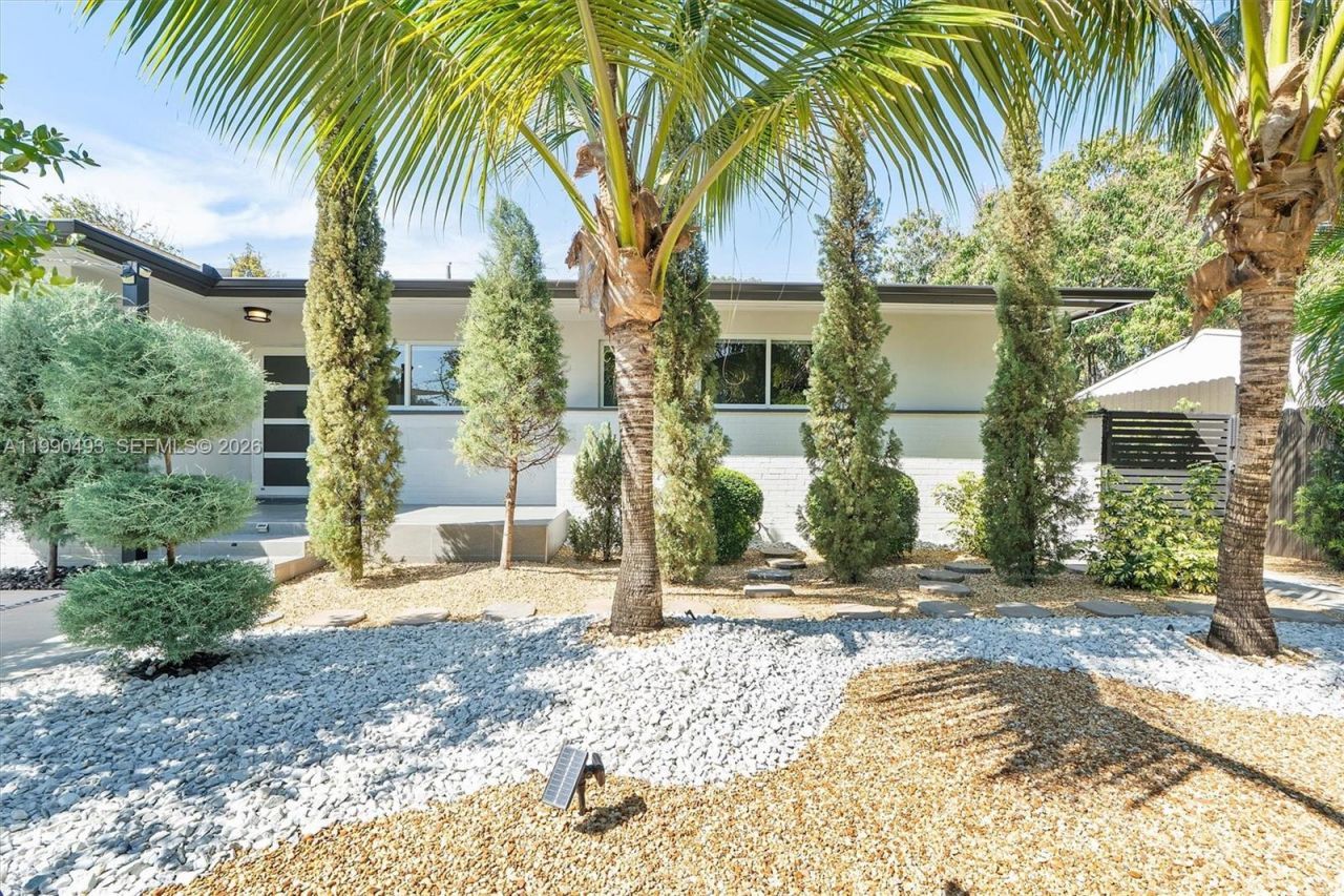 261 NE 47th St, Miami, FL 33137 Photo