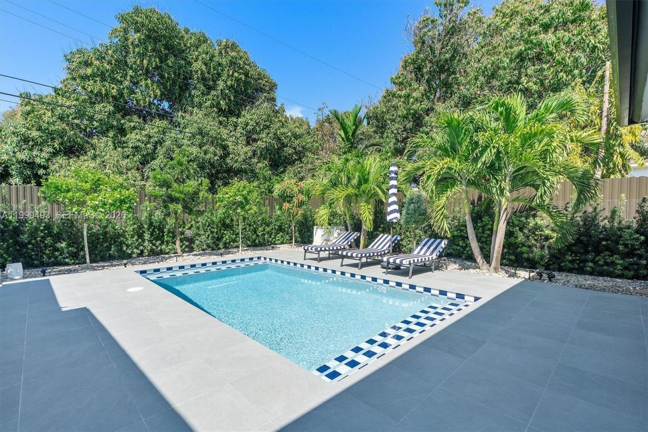 261 NE 47th St, Miami, FL 33137 Photo