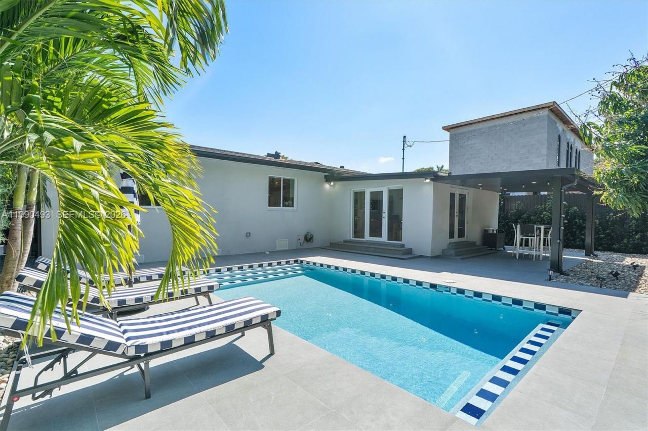 261 NE 47th St, Miami, FL 33137 Photo