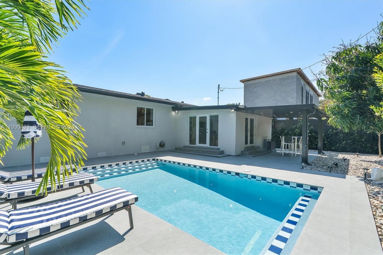 261 NE 47th St, Miami, FL 33137 Photo