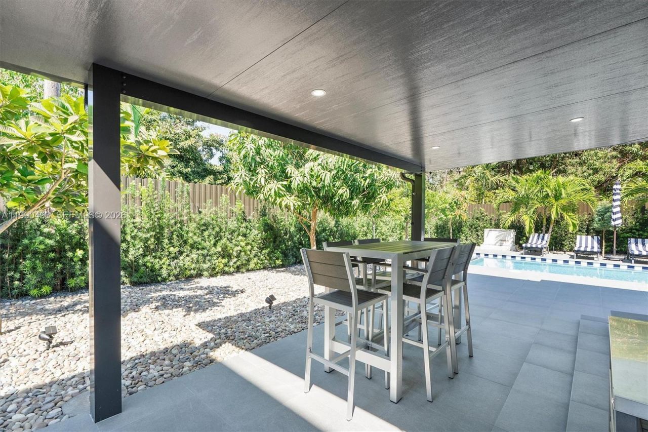 261 NE 47th St, Miami, FL 33137 Photo