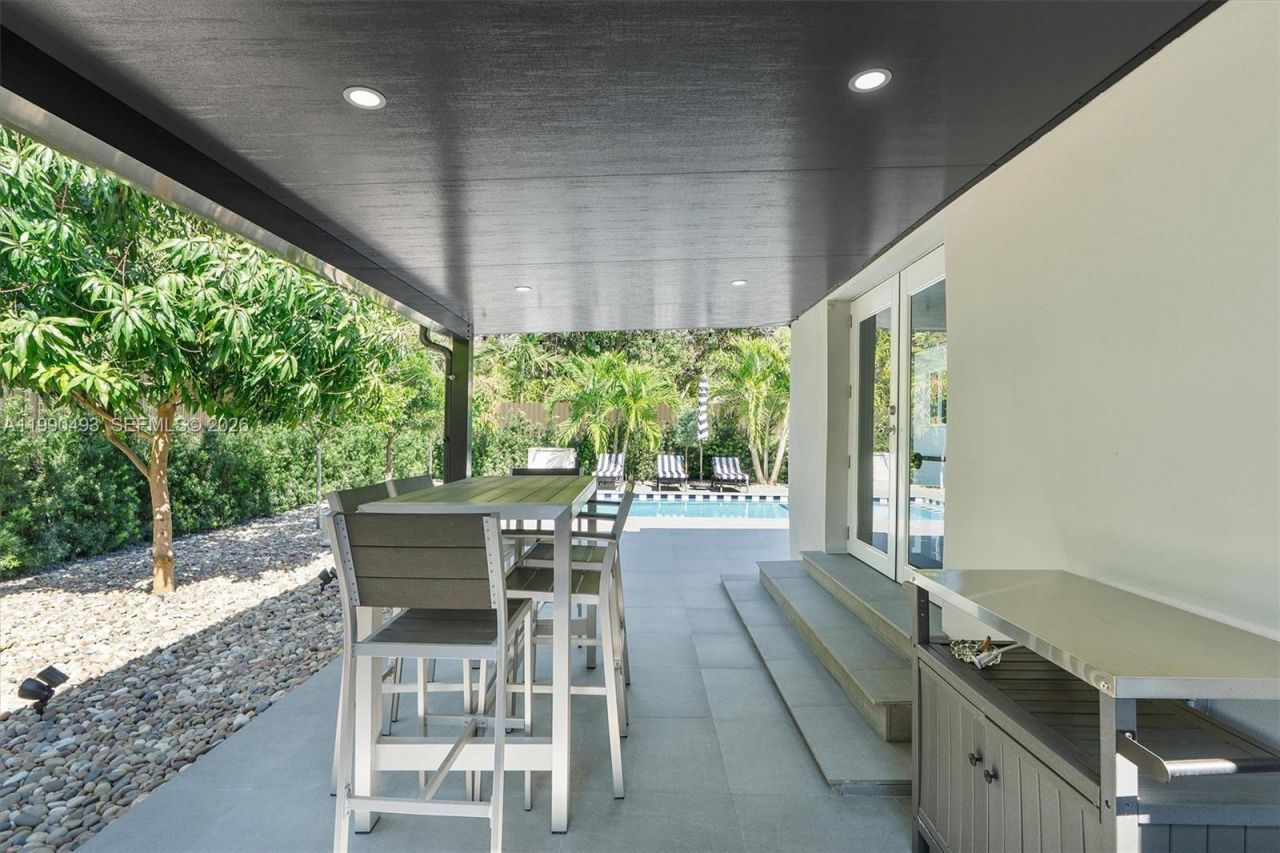 261 NE 47th St, Miami, FL 33137 Photo