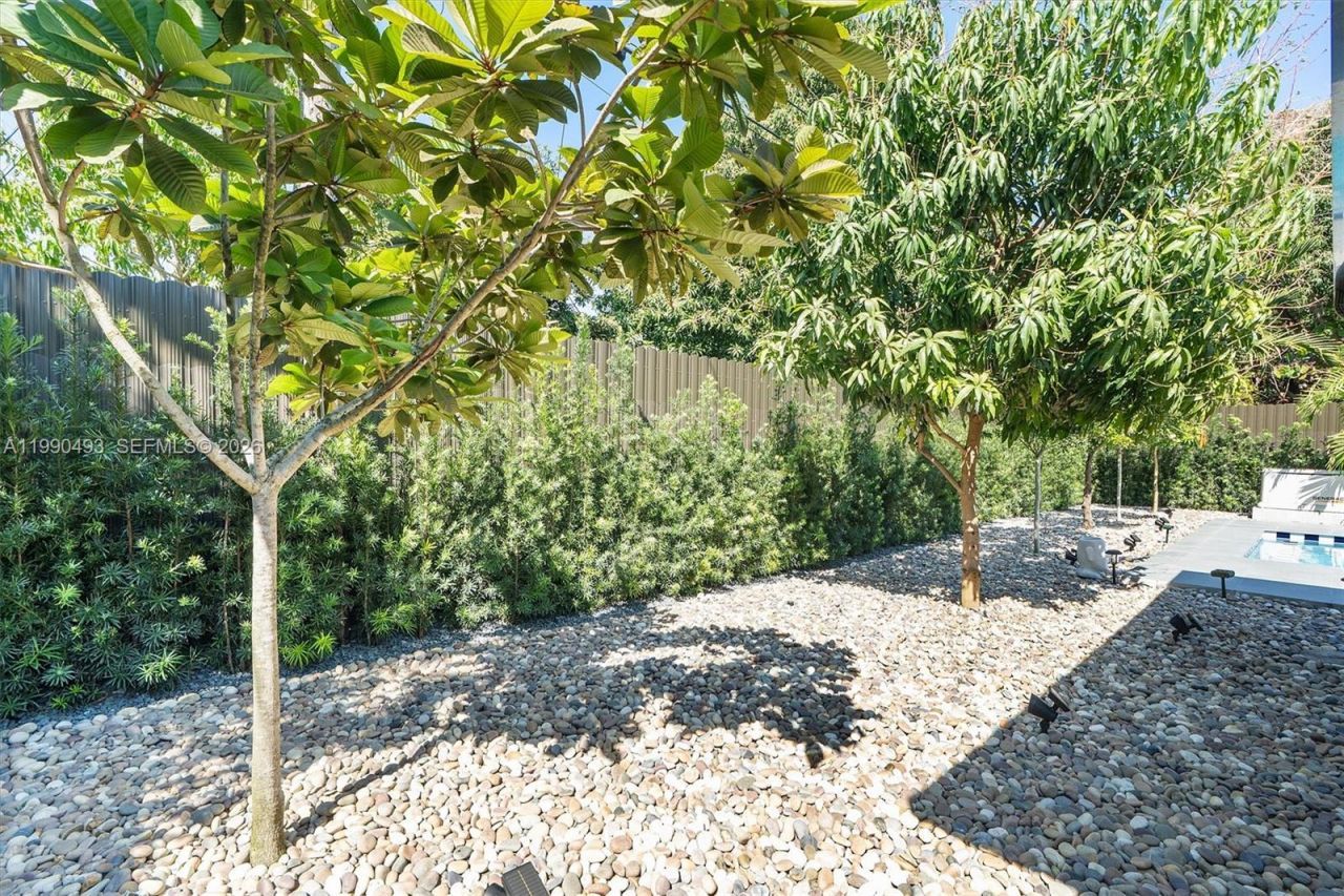 261 NE 47th St, Miami, FL 33137 Photo