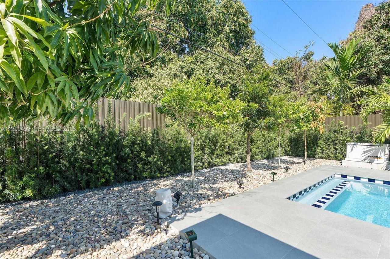 261 NE 47th St, Miami, FL 33137 Photo