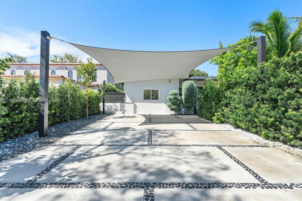 261 NE 47th St, Miami, FL 33137 Photo