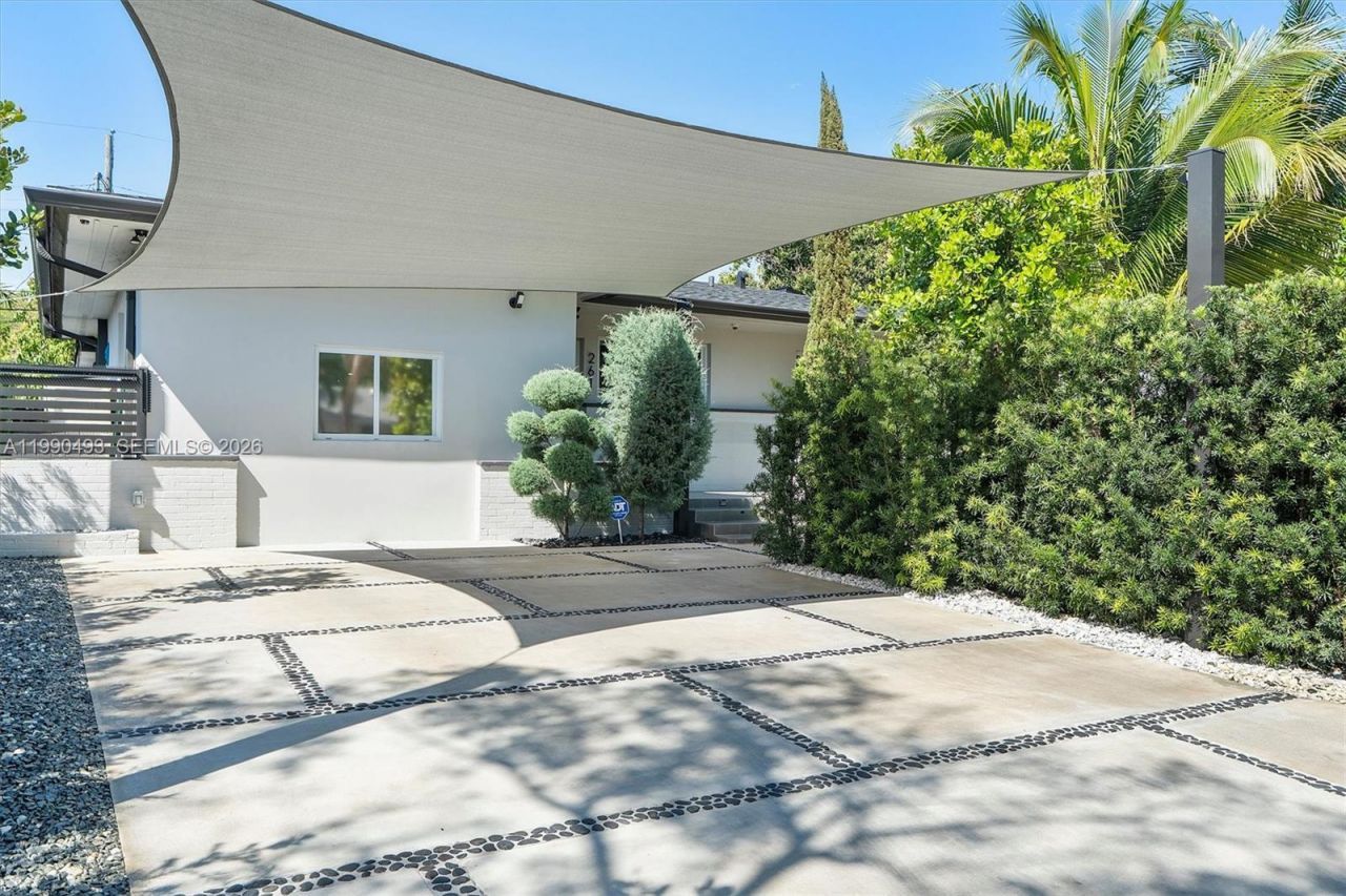 261 NE 47th St, Miami, FL 33137 Photo