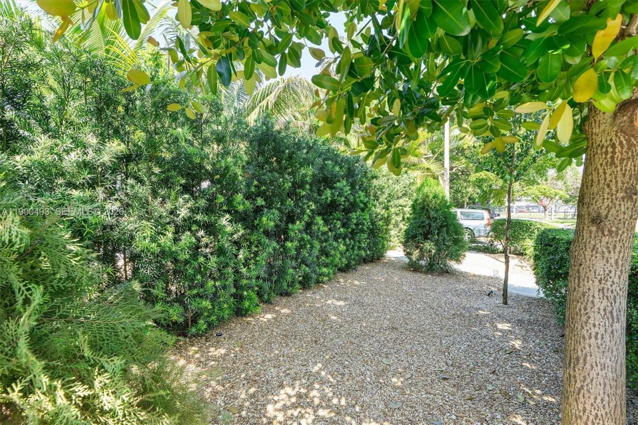 261 NE 47th St, Miami, FL 33137 Photo