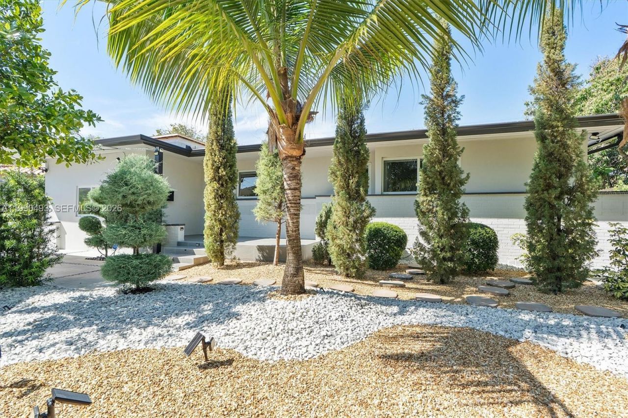 261 NE 47th St, Miami, FL 33137 Photo