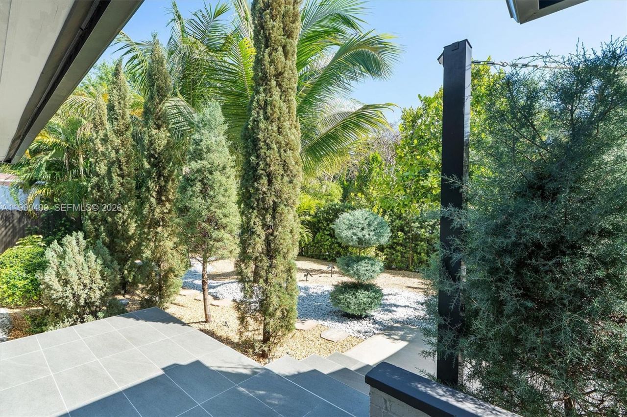 261 NE 47th St, Miami, FL 33137 Photo