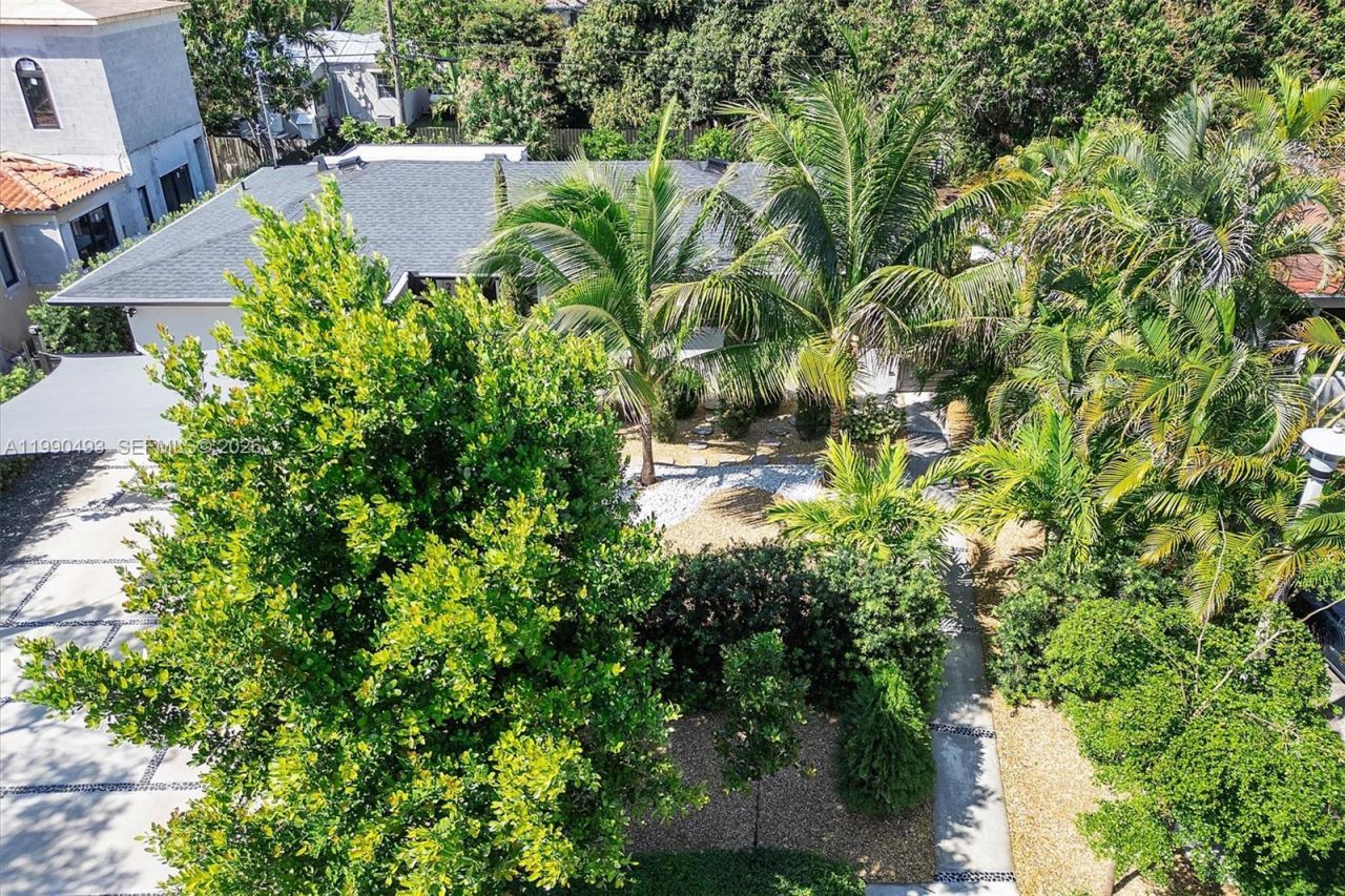 261 NE 47th St, Miami, FL 33137 Photo