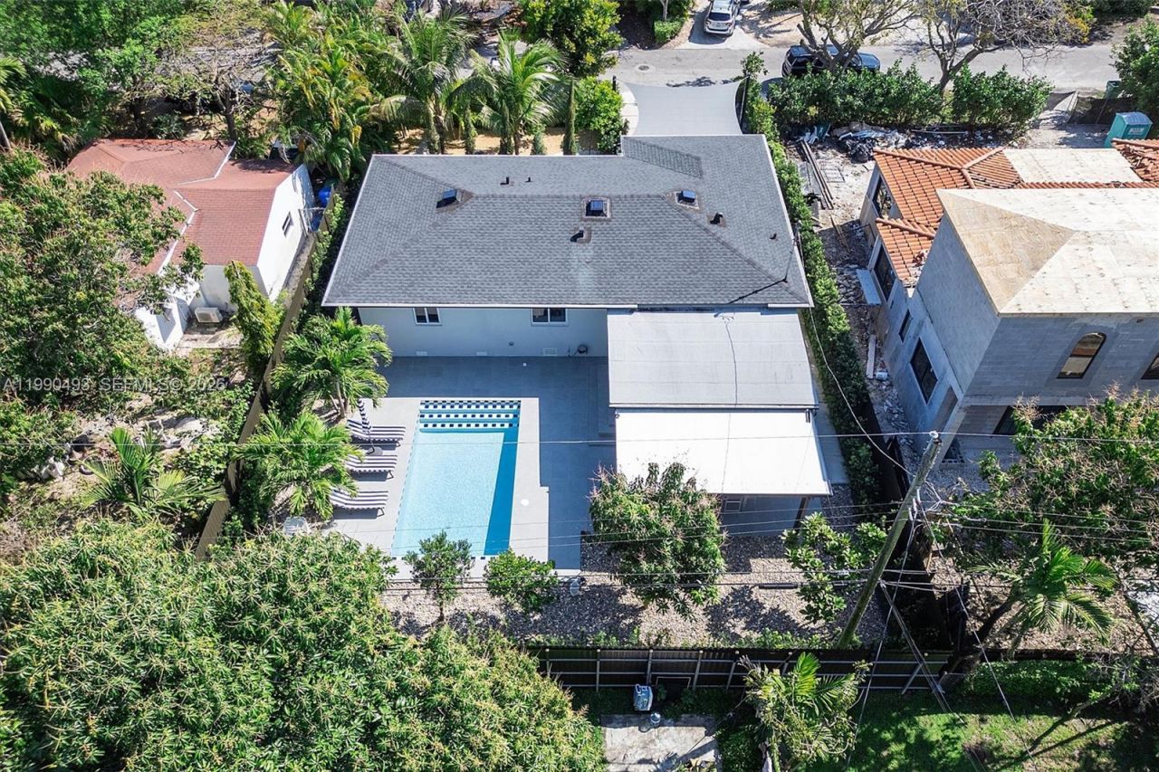 261 NE 47th St, Miami, FL 33137 Photo