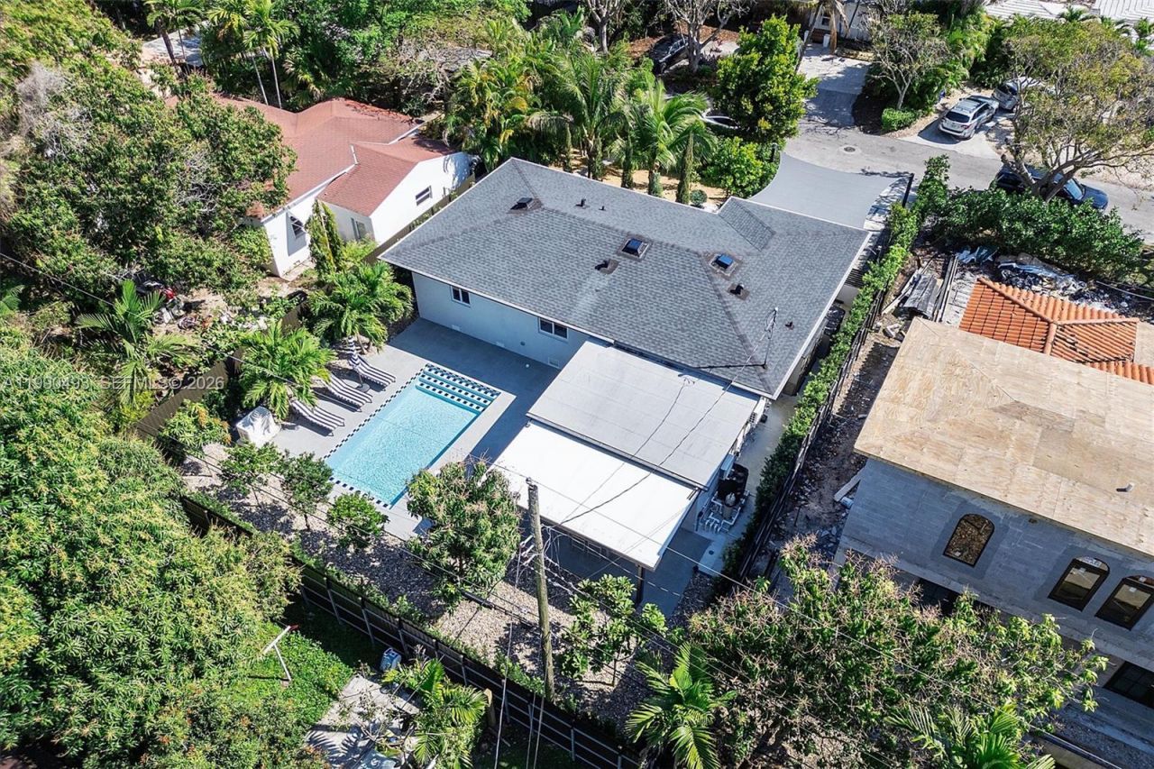 261 NE 47th St, Miami, FL 33137 Photo