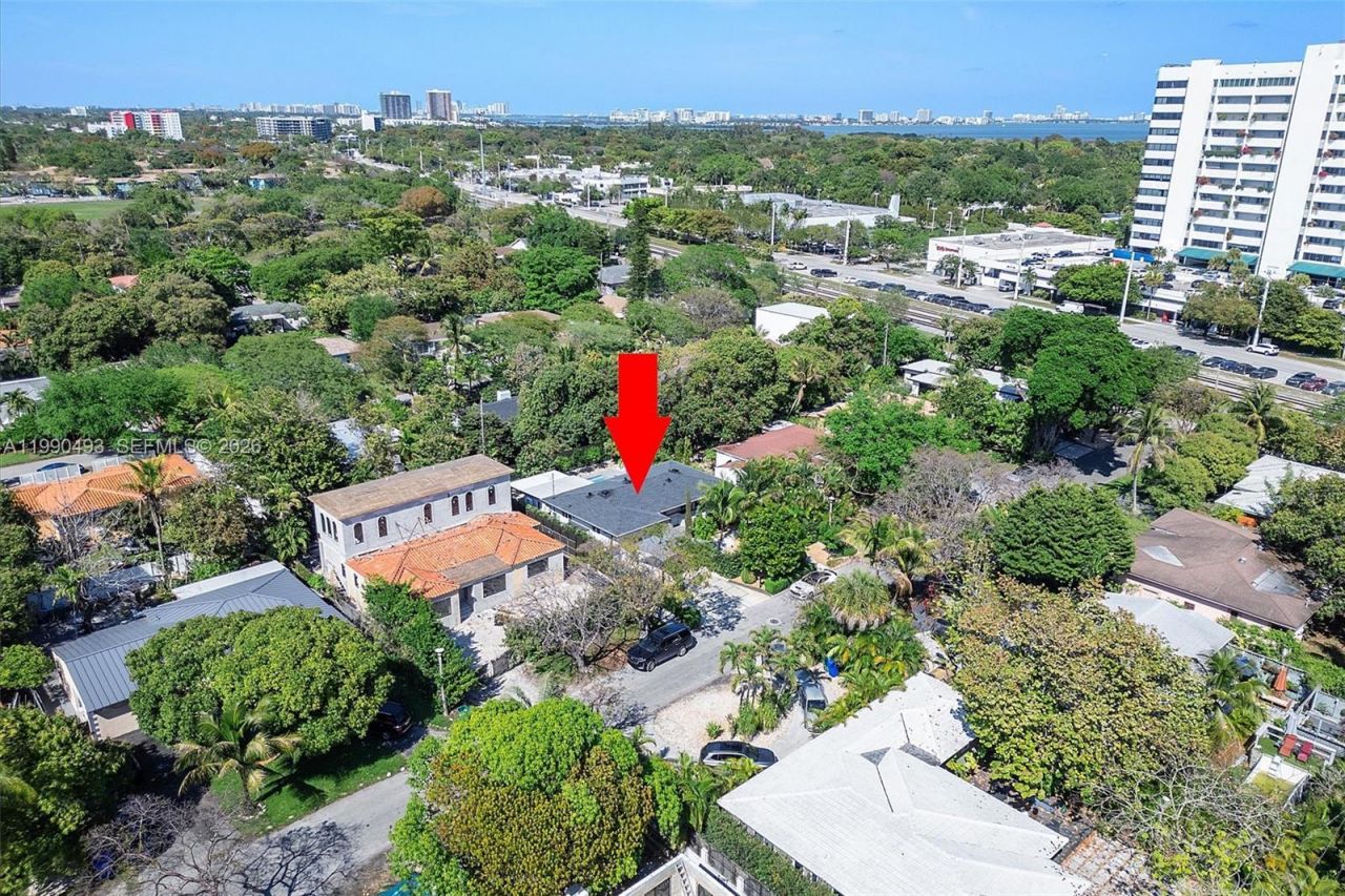 261 NE 47th St, Miami, FL 33137 Photo