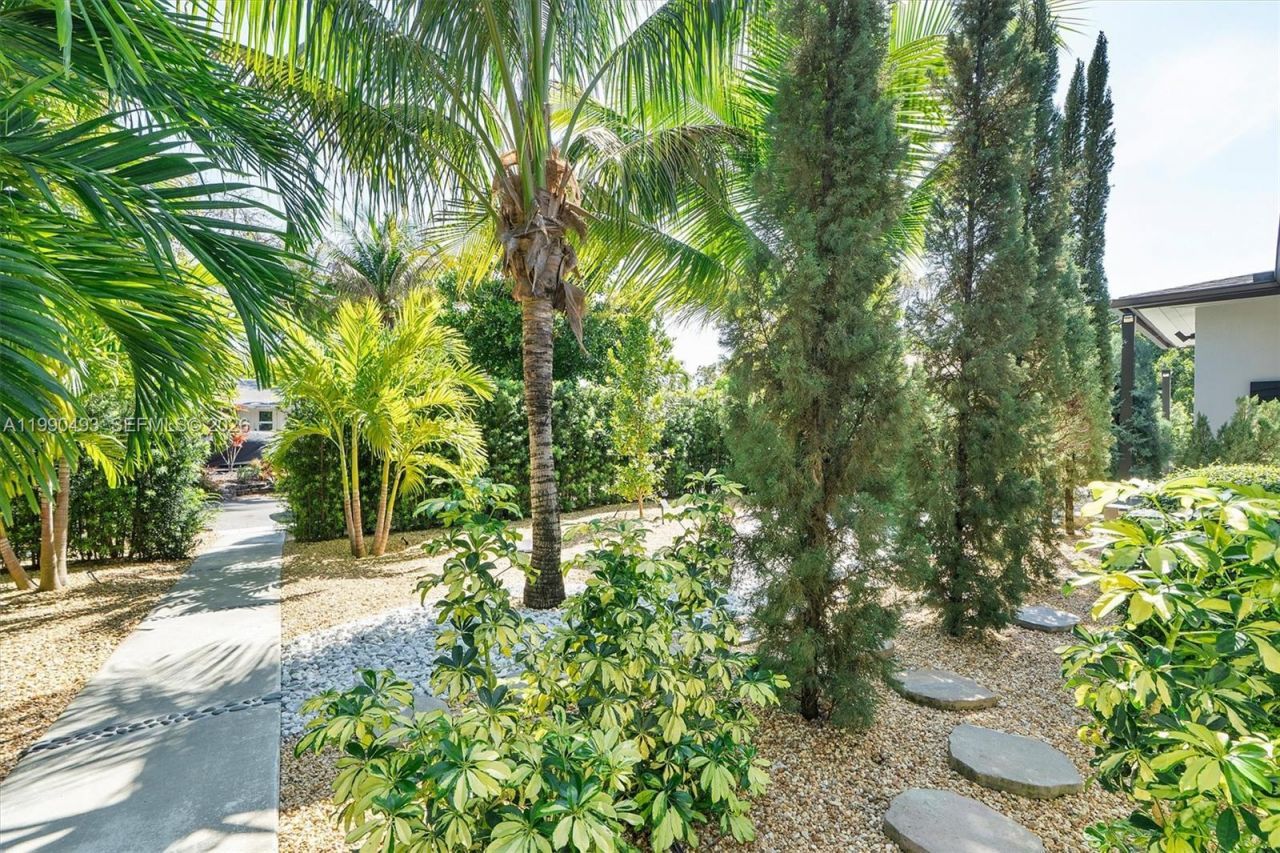 261 NE 47th St, Miami, FL 33137 Photo