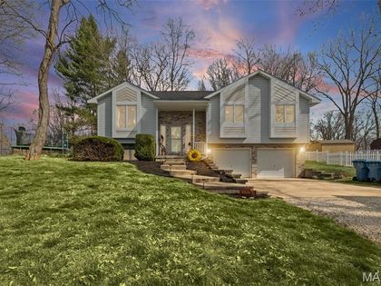 1382 Biscay Drive Edwardsville, IL 62025