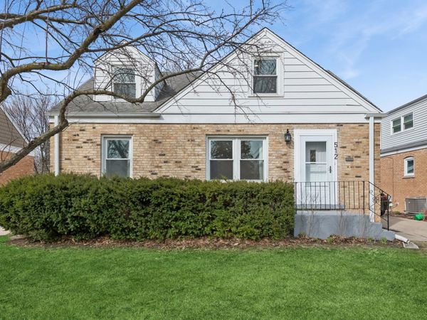 512 N Elm Street , Mount Prospect, IL 60056