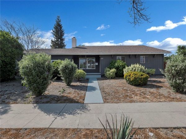 22222 Vanowen, Woodland Hills, CA 91303