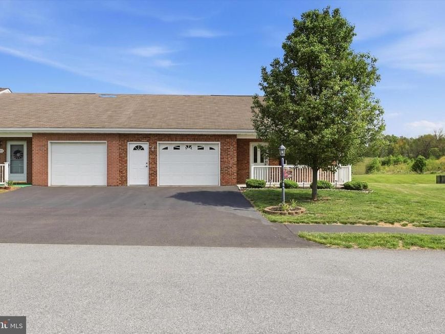 341 Winding Oak Drive, Hagerstown, MD 21740 Main Photo
