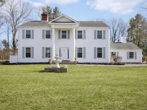 2 Three Pond Road , Smithtown, NY 11787