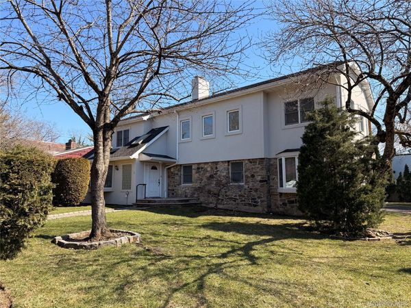 3 Ascot Ridge, Great Neck, NY 11021