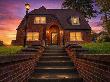 15 West Street, Westover, WV 26501