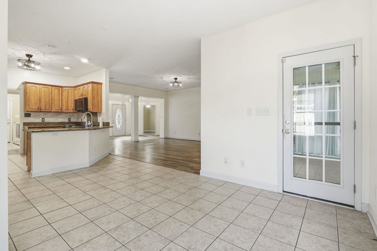 9611 Indigo Creek Blvd.  Photo 13