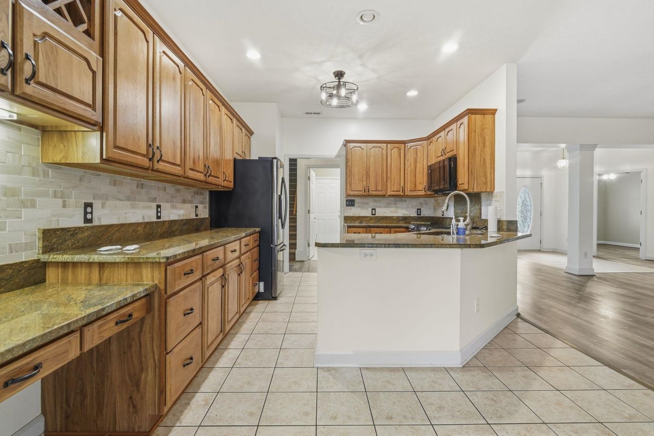 9611 Indigo Creek Blvd.  Photo 14