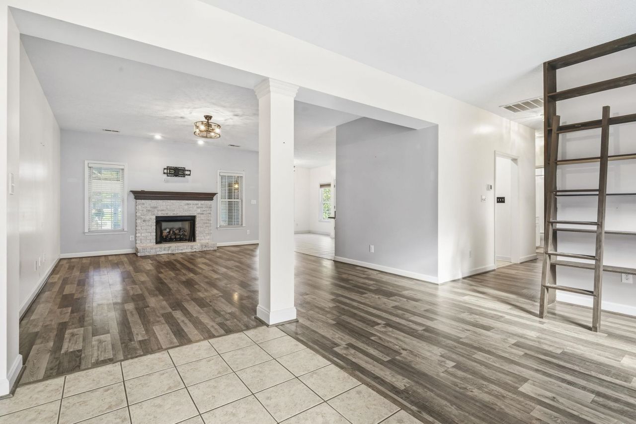 9611 Indigo Creek Blvd.  Photo 5