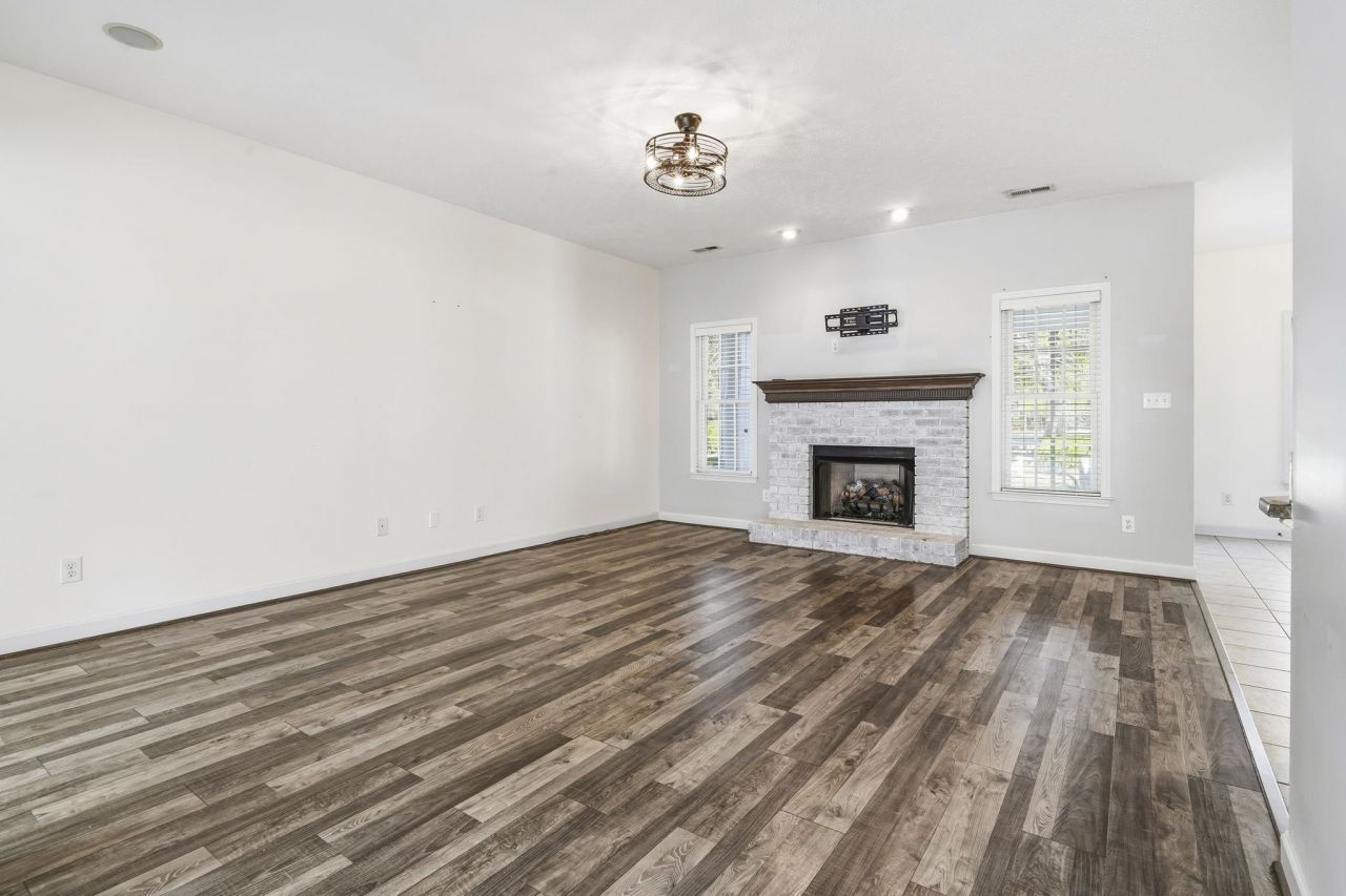 9611 Indigo Creek Blvd.  Photo 8