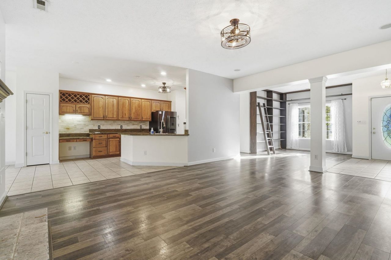 9611 Indigo Creek Blvd.  Photo 9